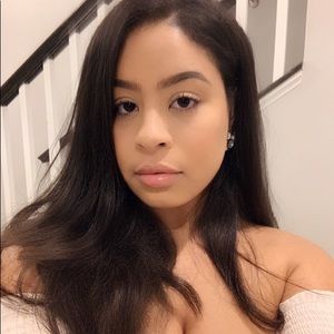 Meet your Posher, Yasmine